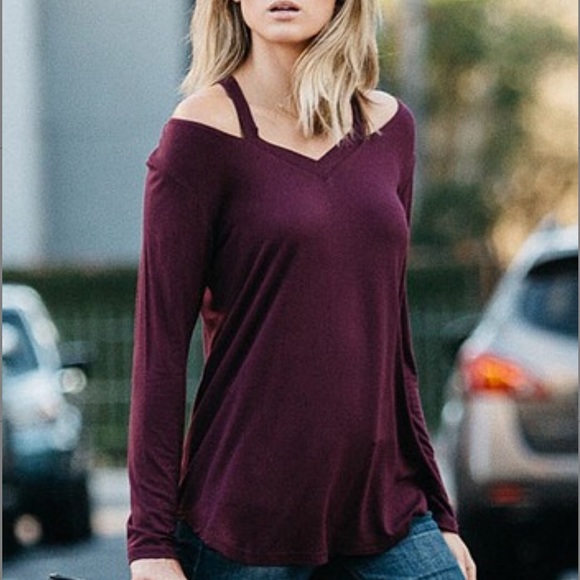 10$ with bundle 💜 Shoulder Cutout top - Picture 1 of 7